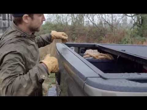 Roll N Lock M-Series - 22-26 Tundra 5'7" w/ Factory Spray-in Bed Liner LG580M