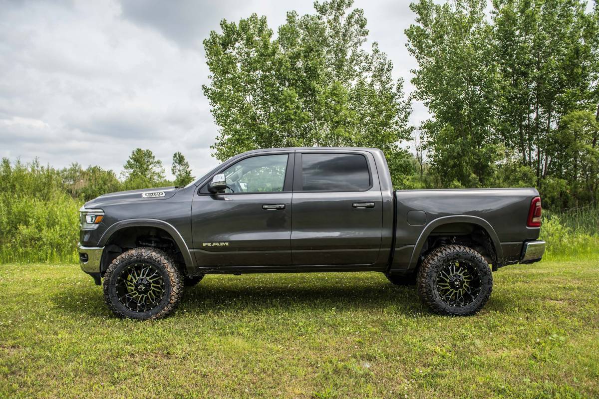 BDS 6" Lift Kit With Fox 2.5 Series Coilovers For 2019 Ram 1500 4WD